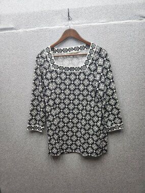 Magnolia Grace Womens Black & White Printed XL Top With 3/4 Sleeves And Square N